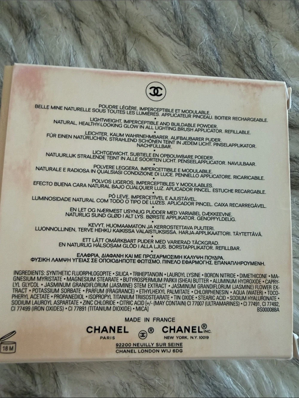 CHANEL Les beiges glow sheer powder B50